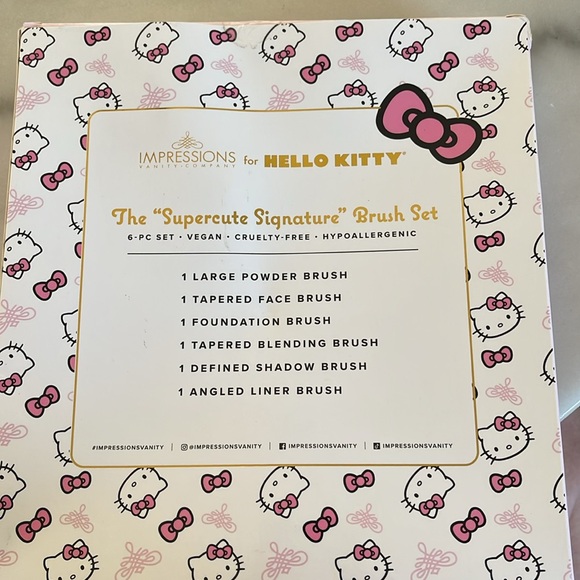 Bundle 2 Listings for $20😀 Hello Kitty Makeup Brush Set - Picture 2 of 7